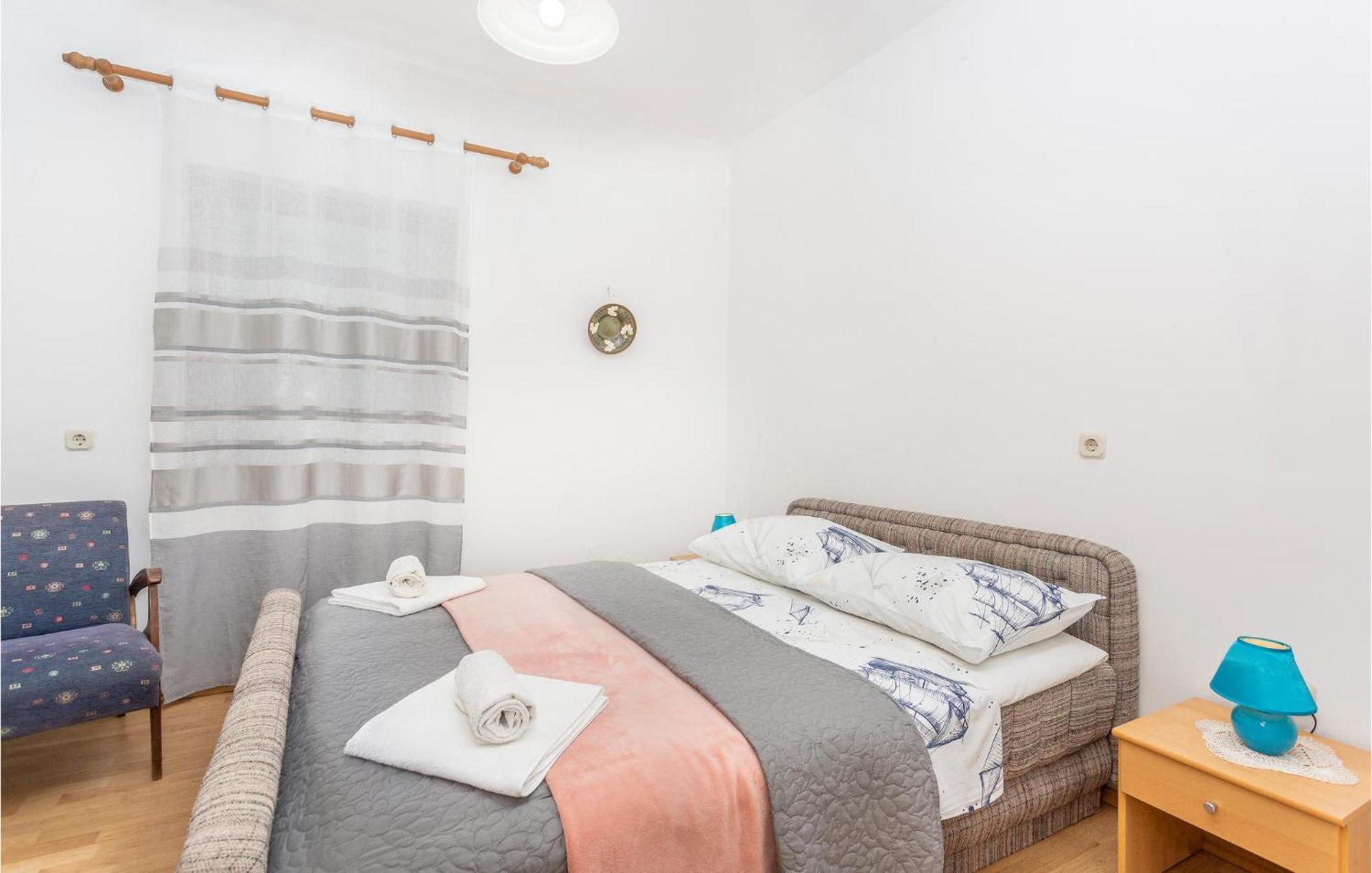 Beautiful Apartment In Malinska With Wifi Luaran gambar