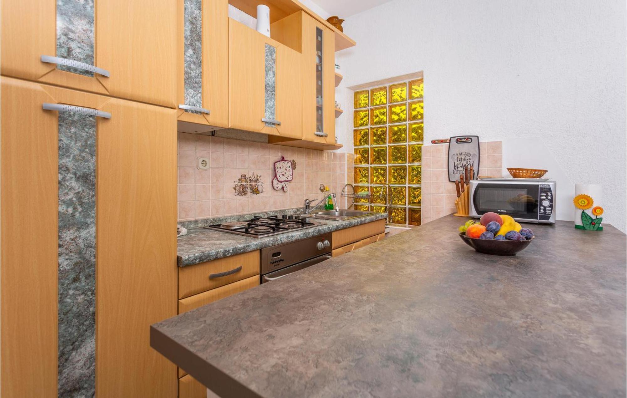 Beautiful Apartment In Malinska With Wifi Luaran gambar