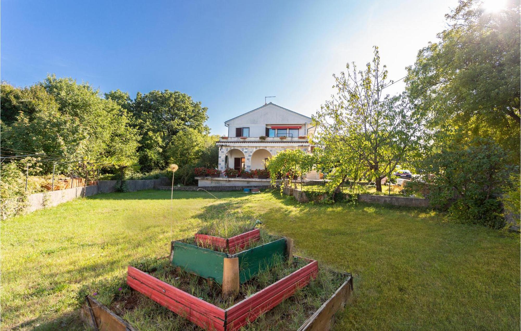Beautiful Apartment In Malinska With Wifi Luaran gambar