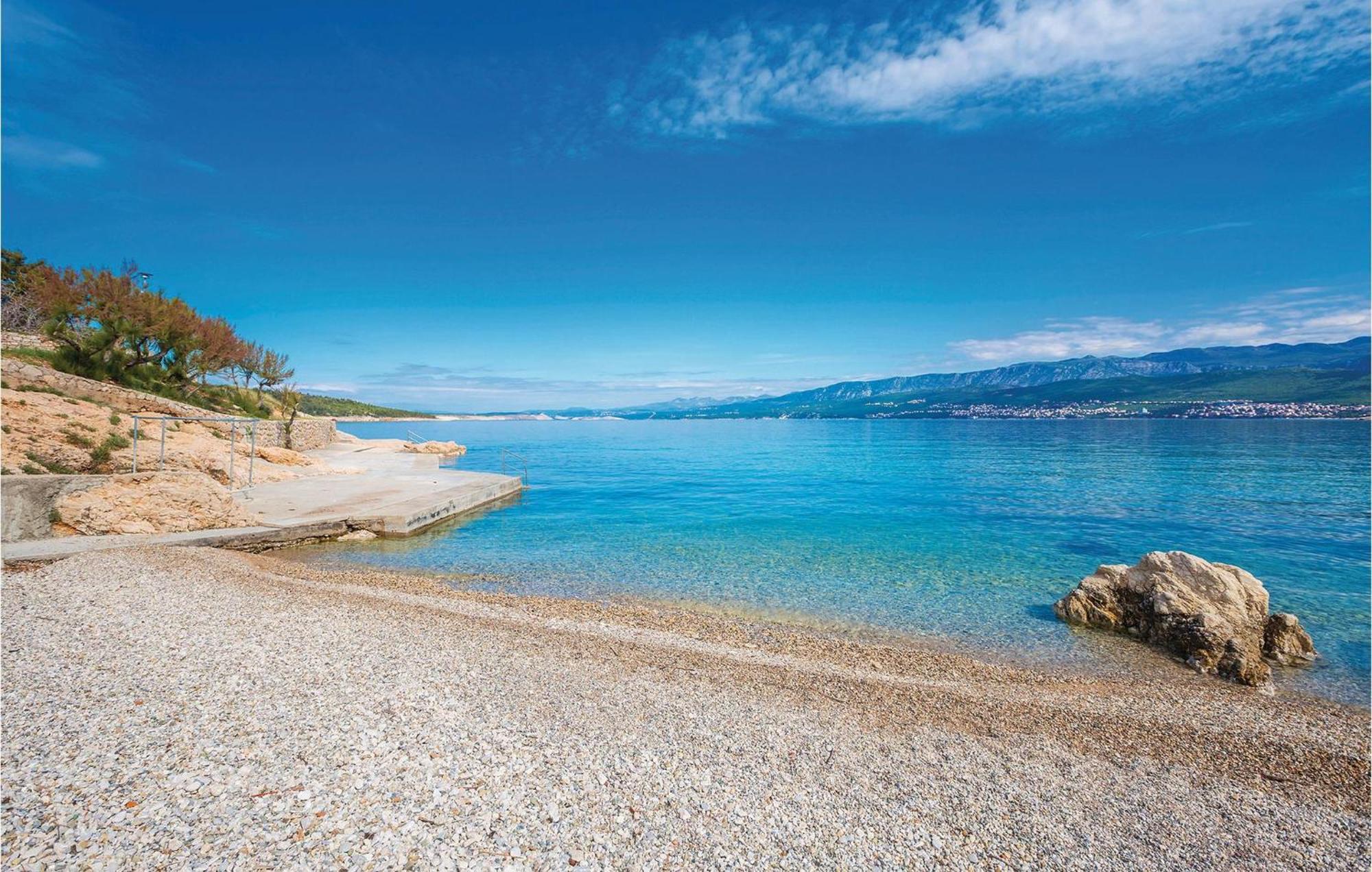 Beautiful Apartment In Malinska With Wifi Luaran gambar